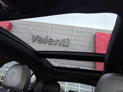 Used 2024 Alfa Romeo Stelvio Sprint image 25