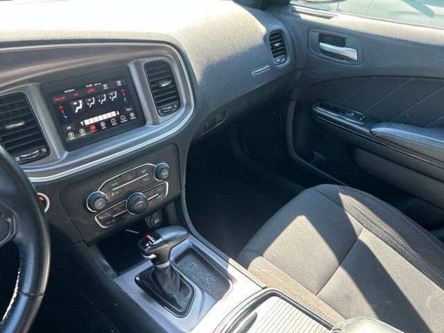 Used 2020 Dodge Charger SXT w/ Blacktop Package RWD image 11