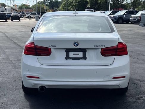 Used 2016 BMW 320i xDrive Sedan AWD/4WD image 4