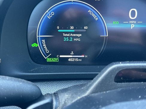 Used 2025 Toyota Crown Signia w/ Advanced Technology Package image 39