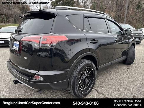 Used 2017 Toyota RAV4 XLE image 4