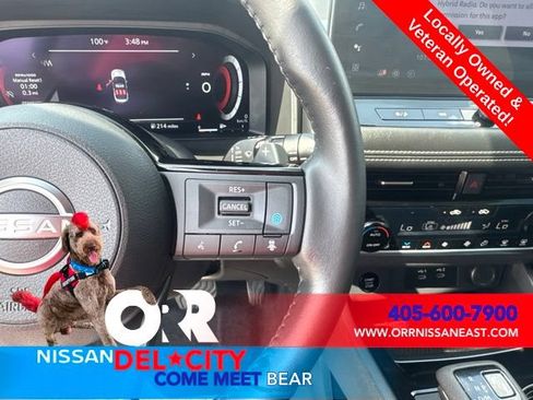 Used 2024 Nissan Rogue SL w/ SL Premium Package FWD image 18