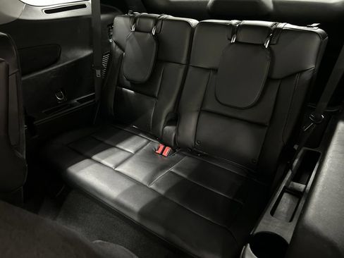 Used 2022 Ford Explorer Limited w/ Equipment Group 301A AWD/4WD image 21