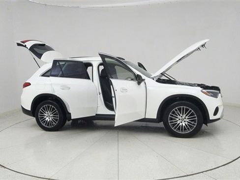 Used 2025 Mercedes-Benz GLC 300 image 68