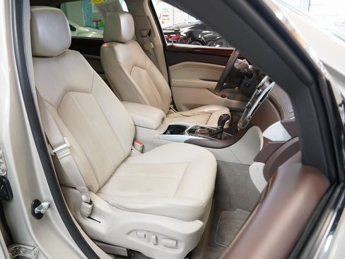 Used 2012 Cadillac SRX Luxury image 31