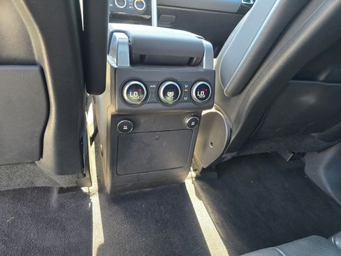 Used 2018 Land Rover Discovery HSE AWD/4WD image 32