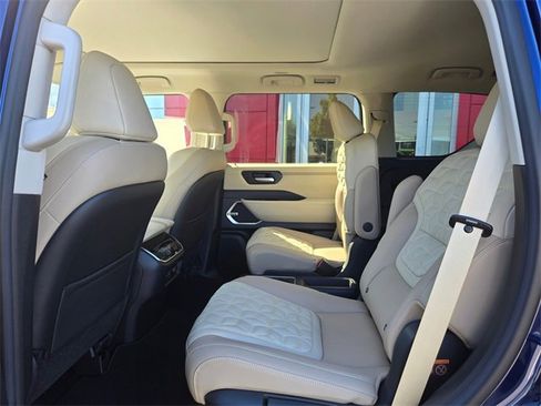 New 2025 Nissan Armada Platinum image 12