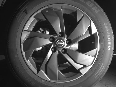 Used 2025 Nissan Rogue SV FWD image 12