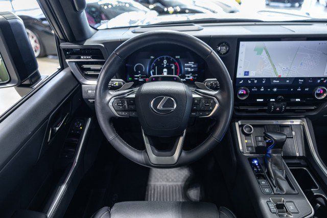 Used 2025 Lexus GX 550 w/ Cold Area Package AWD/4WD image 49