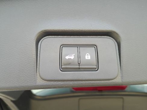 Used 2022 Nissan Rogue SV w/ SV Premium Package FWD image 30