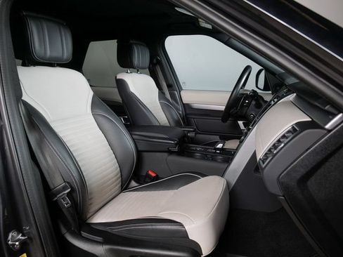 Certified 2024 Land Rover Discovery Dynamic SE AWD/4WD image 3