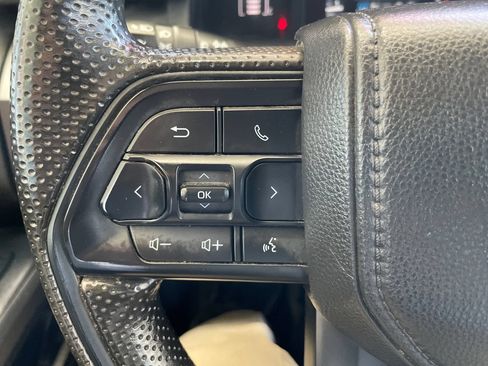 Certified 2025 Toyota Tacoma SR5 AWD/4WD image 24