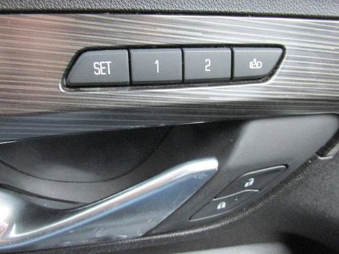 Used 2018 GMC Terrain SLT w/ Preferred Package AWD/4WD image 17