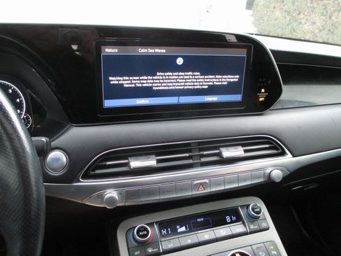 Used 2021 Hyundai Palisade Calligraphy image 25