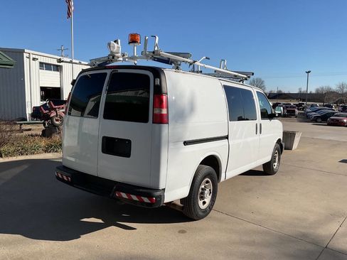 Used 2009 Chevrolet Express 2500 image 7