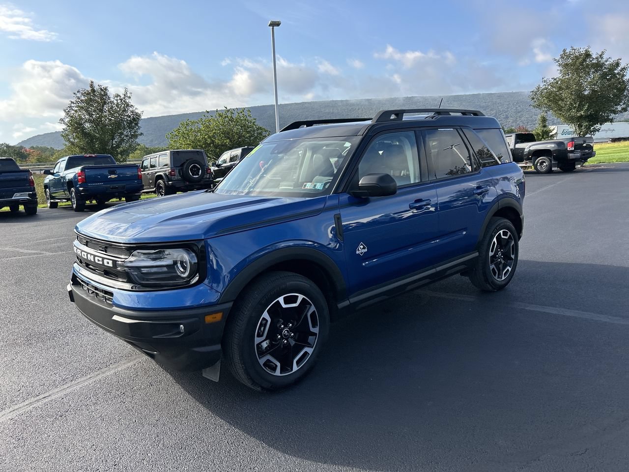 Used 2024 Ford Bronco Sport Outer Banks w/ Tech Package AWD/4WD image 3