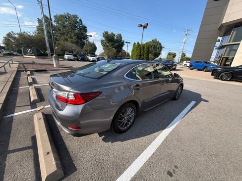 Used 2018 Lexus ES 350 w/ Navigation System Package FWD image 3