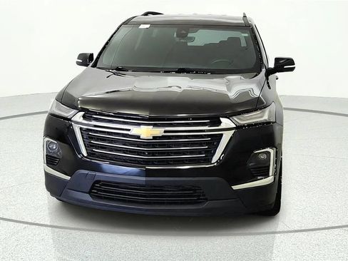 Used 2023 Chevrolet Traverse LT w/ Rear Camera Mirror Package AWD/4WD image 2