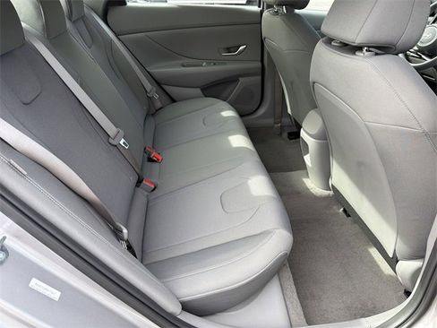 New 2026 Hyundai Elantra SE image 15