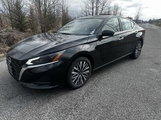 Used 2025 Nissan Altima 2.5 SV video 1