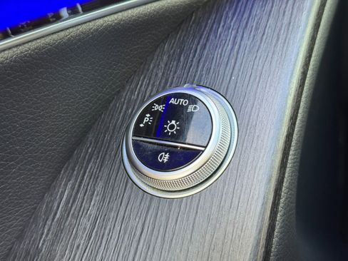 Used 2022 Mercedes-Benz S 500 4MATIC w/ AMG Line Package image 19