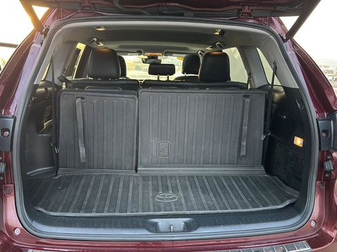 Used 2018 Toyota Highlander Limited image 32