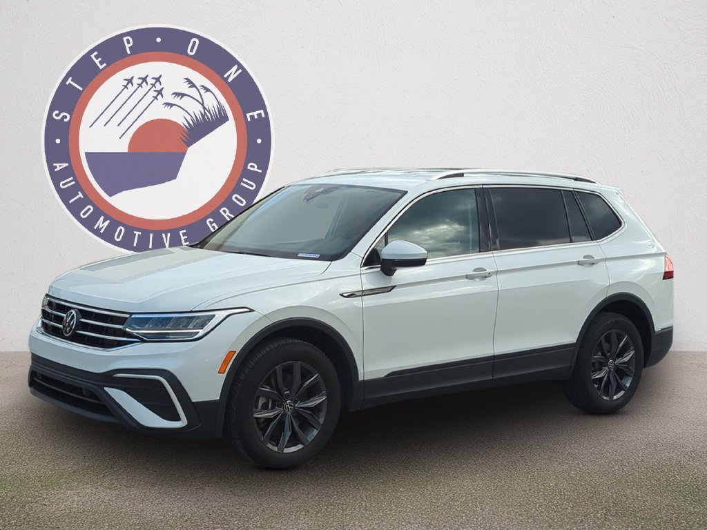 Used 2023 Volkswagen Tiguan SE FWD image 2