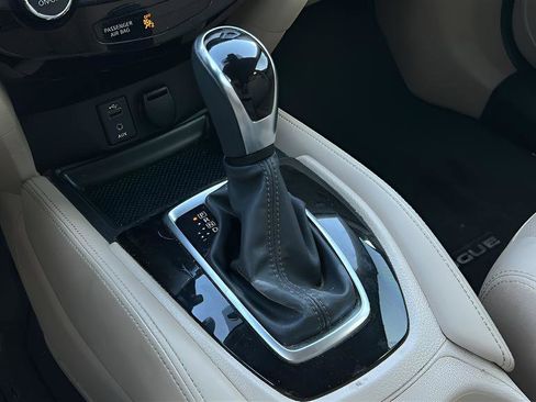 Used 2017 Nissan Rogue SL w/ SL Premium Package image 17