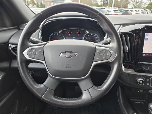Used 2022 Chevrolet Traverse RS image 18
