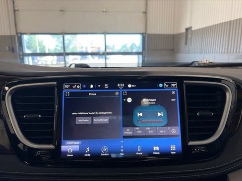 Used 2022 Chrysler Pacifica Limited FWD image 27