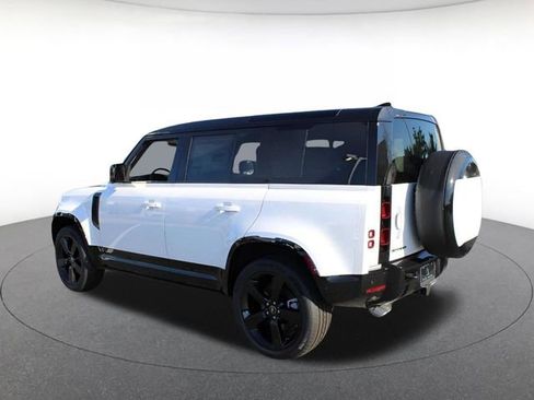 New 2025 Land Rover Defender 110 X-Dynamic SE AWD/4WD image 3