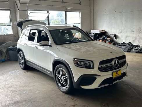 Used 2021 Mercedes-Benz GLB 250 image 2