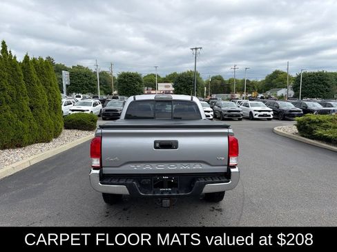 Used 2017 Toyota Tacoma SR5 w/ Tow Package AWD/4WD image 5