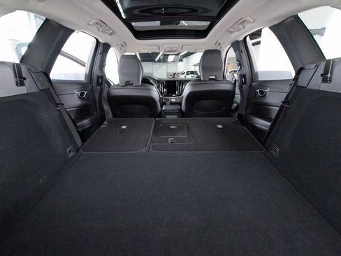 Certified 2025 Volvo XC60 B5 Plus image 29