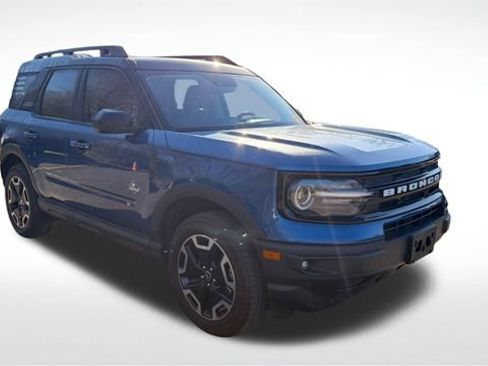 Used 2023 Ford Bronco Sport Outer Banks image 2