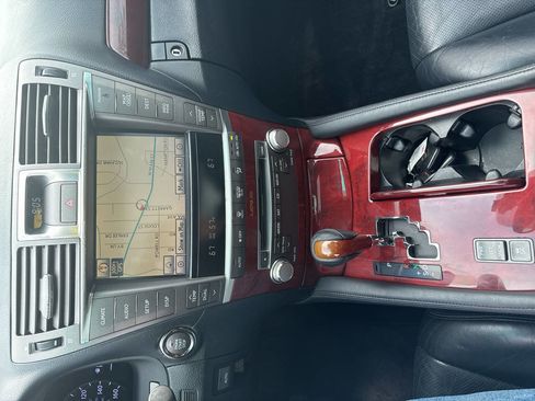 Used 2011 Lexus LS 460 AWD w/ Comfort Pkg image 23