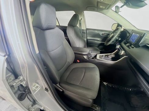 Used 2020 Toyota RAV4 LE image 29
