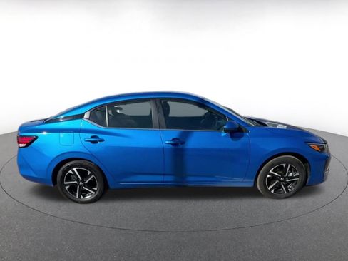 Used 2025 Nissan Sentra SV image 16