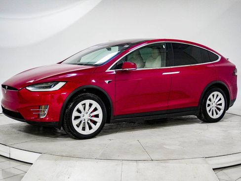 Used 2021 Tesla Model X Performance image 3
