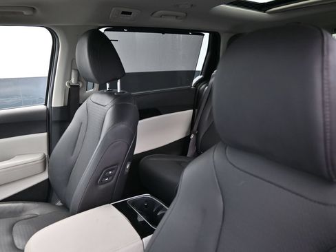 Used 2024 Kia Carnival SX Prestige FWD image 14