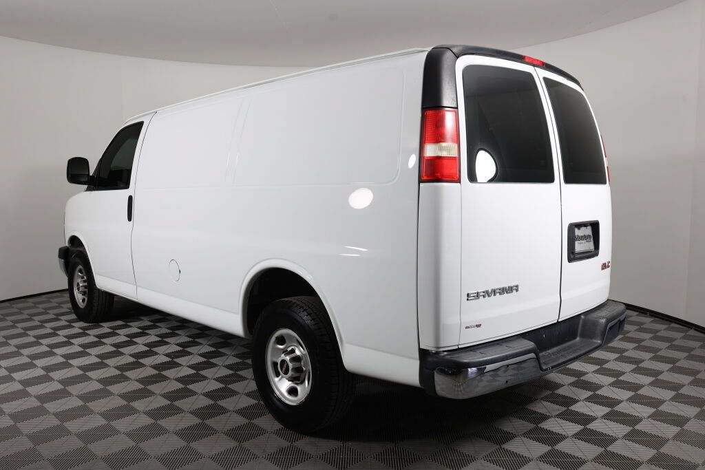 Used 2015 GMC Savana 2500 RWD image 4