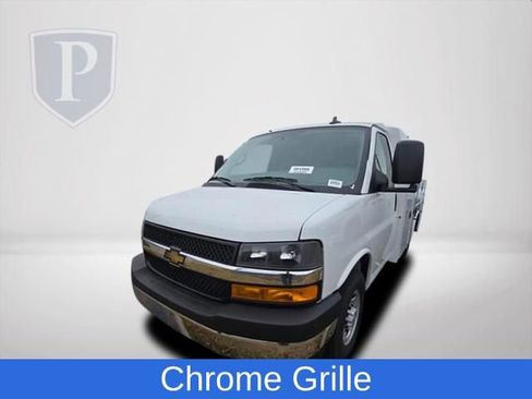 New 2025 Chevrolet Express 3500 w/ Power Convenience Package image 12
