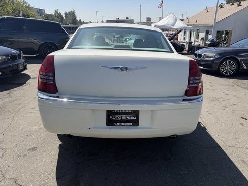 Used 2006 Chrysler 300 C RWD image 5
