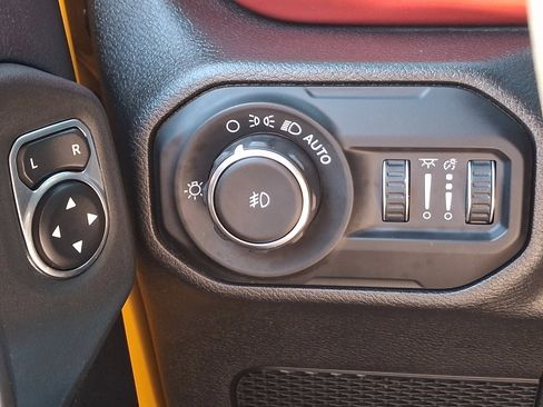 Used 2021 Jeep Wrangler Unlimited Rubicon AWD/4WD image 23