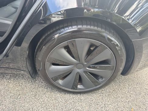 Used 2021 Tesla Model S Plaid image 11