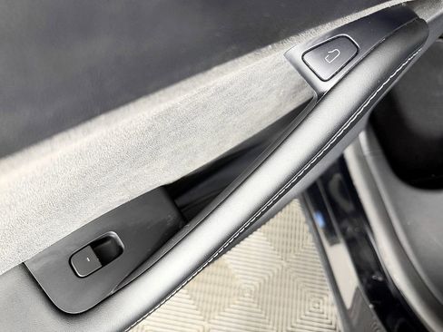 Used 2022 Tesla Model Y Performance AWD/4WD image 38