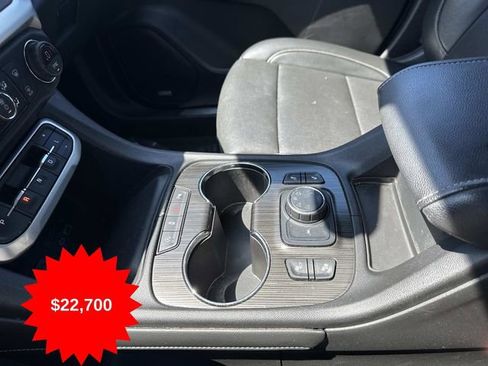 Used 2021 GMC Acadia SLT image 19