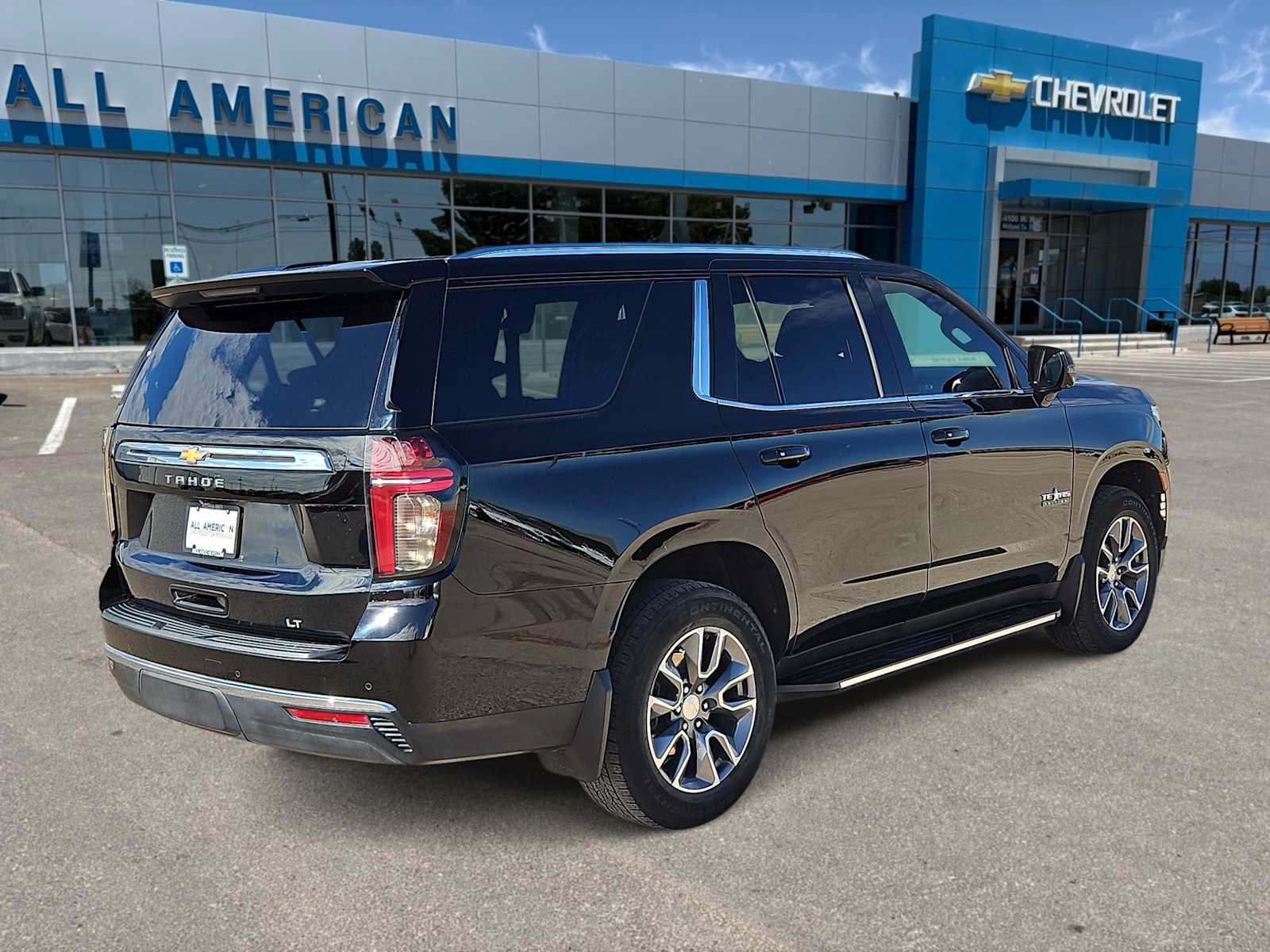 Used 2024 Chevrolet Tahoe LT w/ Luxury Package RWD image 8