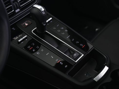 Used 2025 Porsche Macan GTS image 35