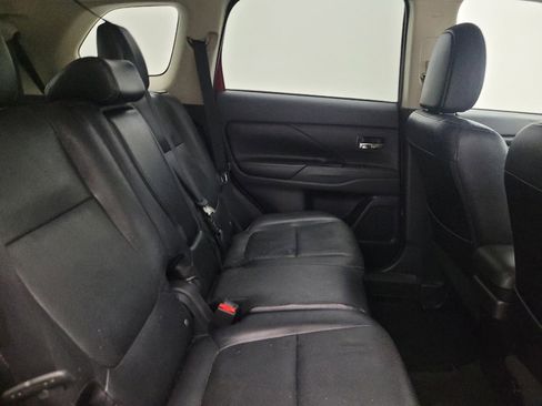 Used 2016 Mitsubishi Outlander SEL FWD image 19